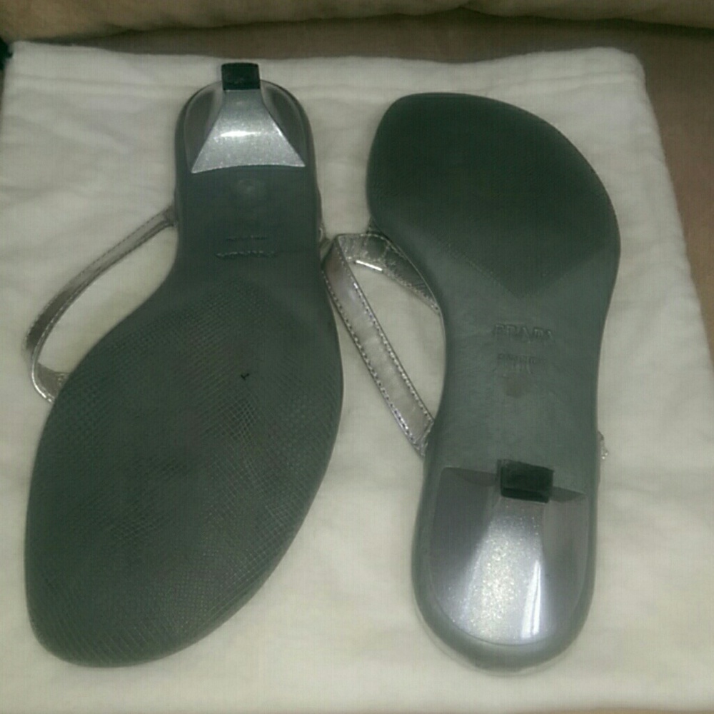 👠👠💯% Authentic Prada Sandal - Picture 3 of 3